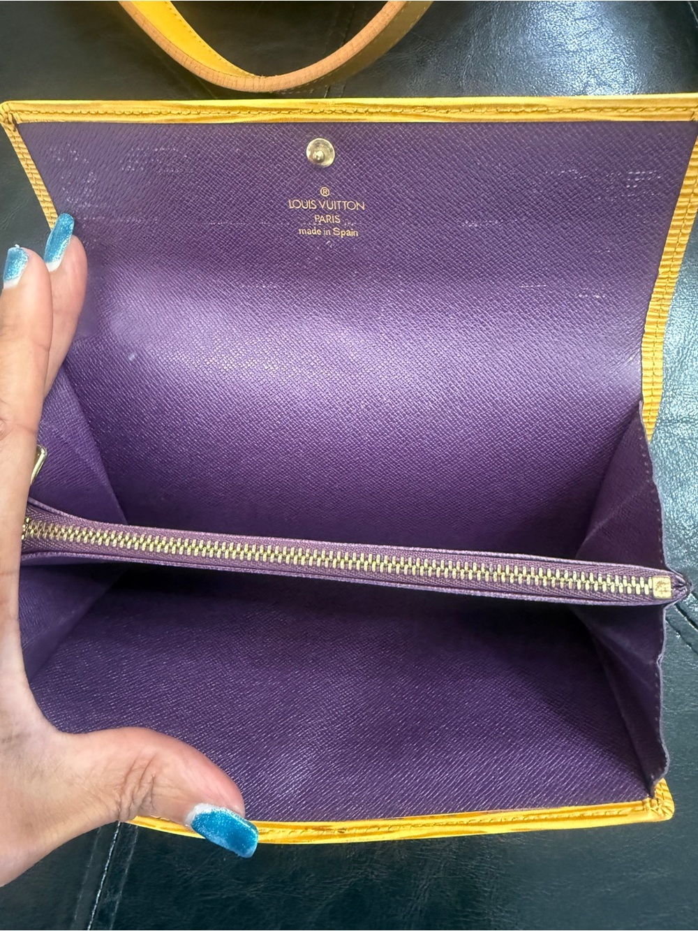 Louis Vuitton Sarah Trésor International Wallet in Yellow/Purple Epi Leather - Picture 5 of 10